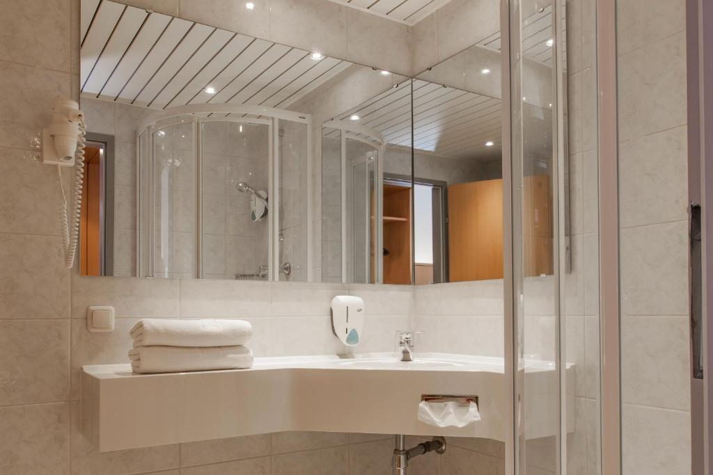 Koupelna v ubytování Landzeit Motor-Hotel St. Valentin