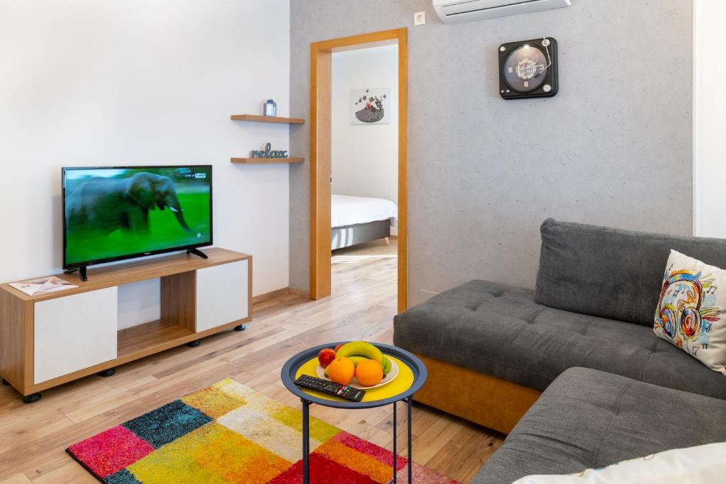 TCI Apartments - Two-Bedroom Apartment