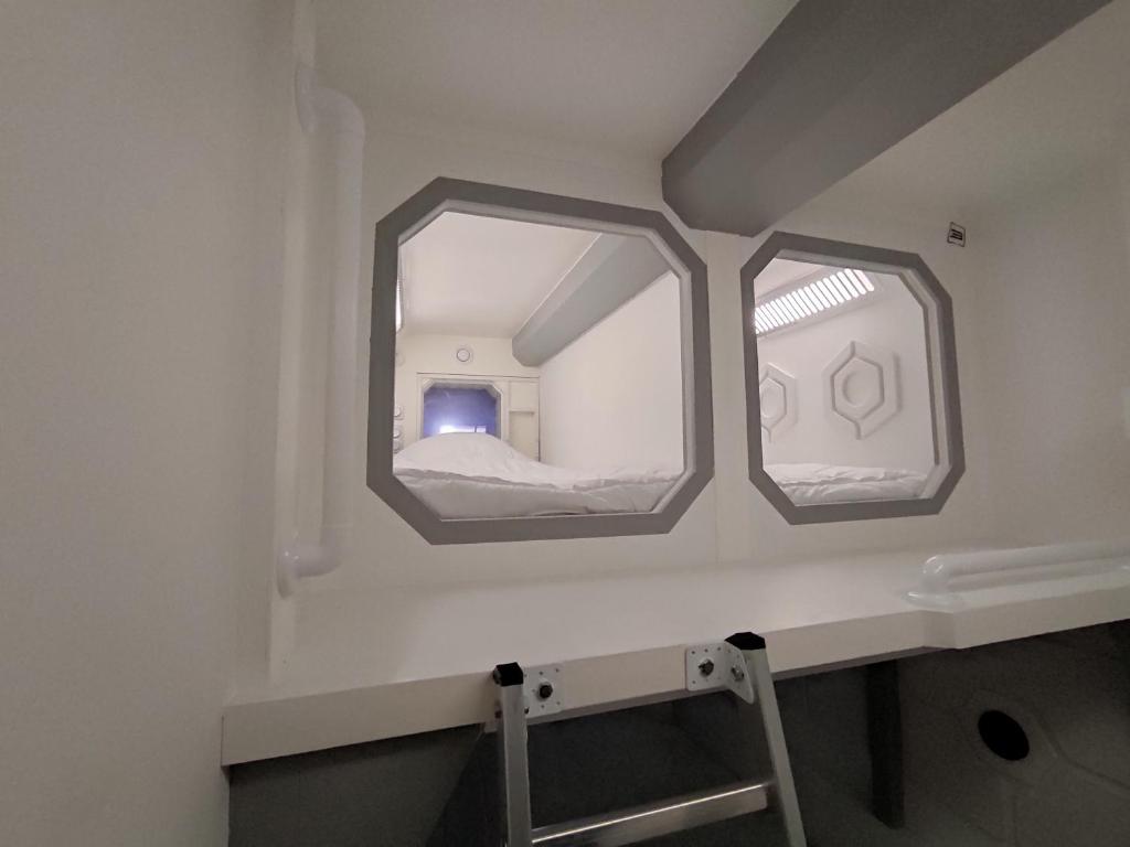 Fotografie z fotogalerie ubytování Space Lodge, vaisseau spatial - jeu type escape game v destinaci Lisieux