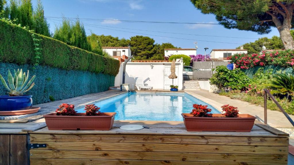 Bazén v ubytování VACAY Villa Armallada, descanso perfecto, en la Costa Brava, L'Escala! nebo v jeho okolí