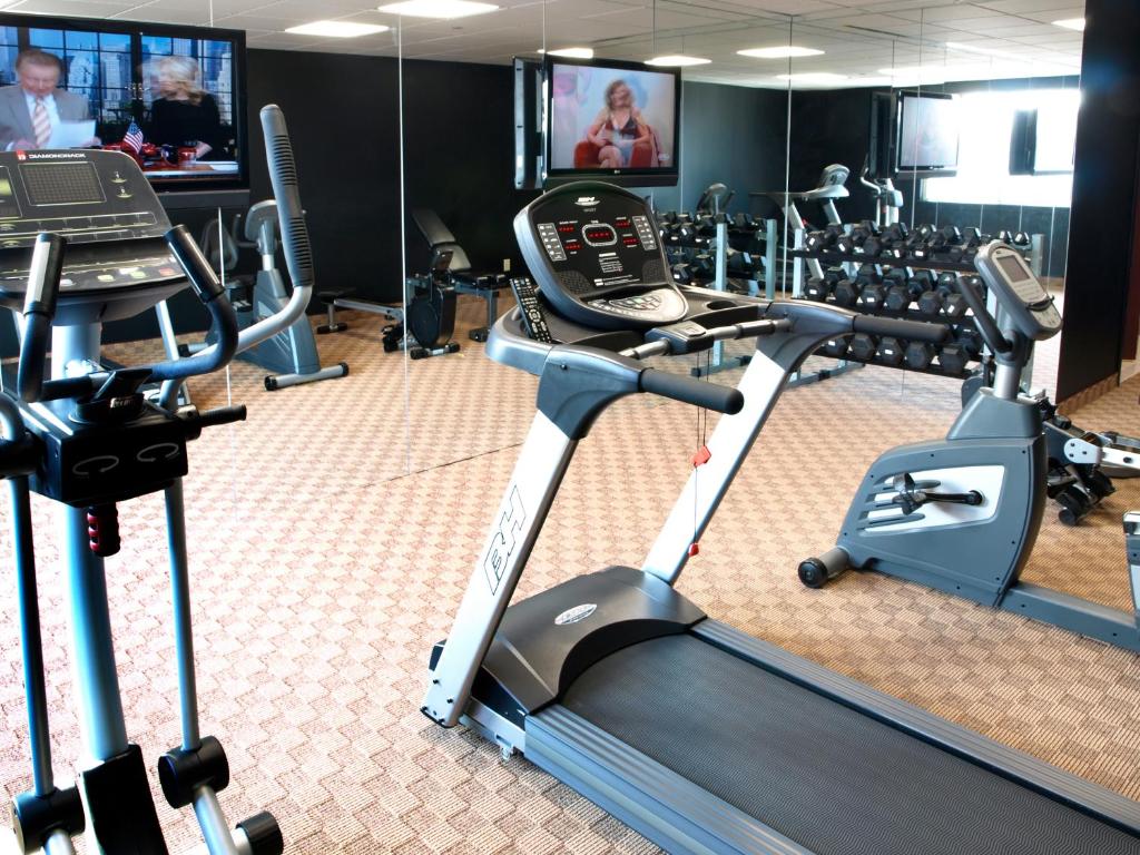 Fitness centrum a/nebo fitness zařízení v ubytování Salvatores Grand Hotel