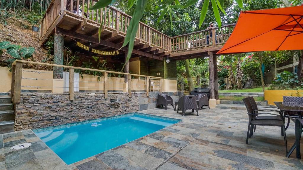 Bazén v ubytování El Yaguacil villa nebo v jeho okolí