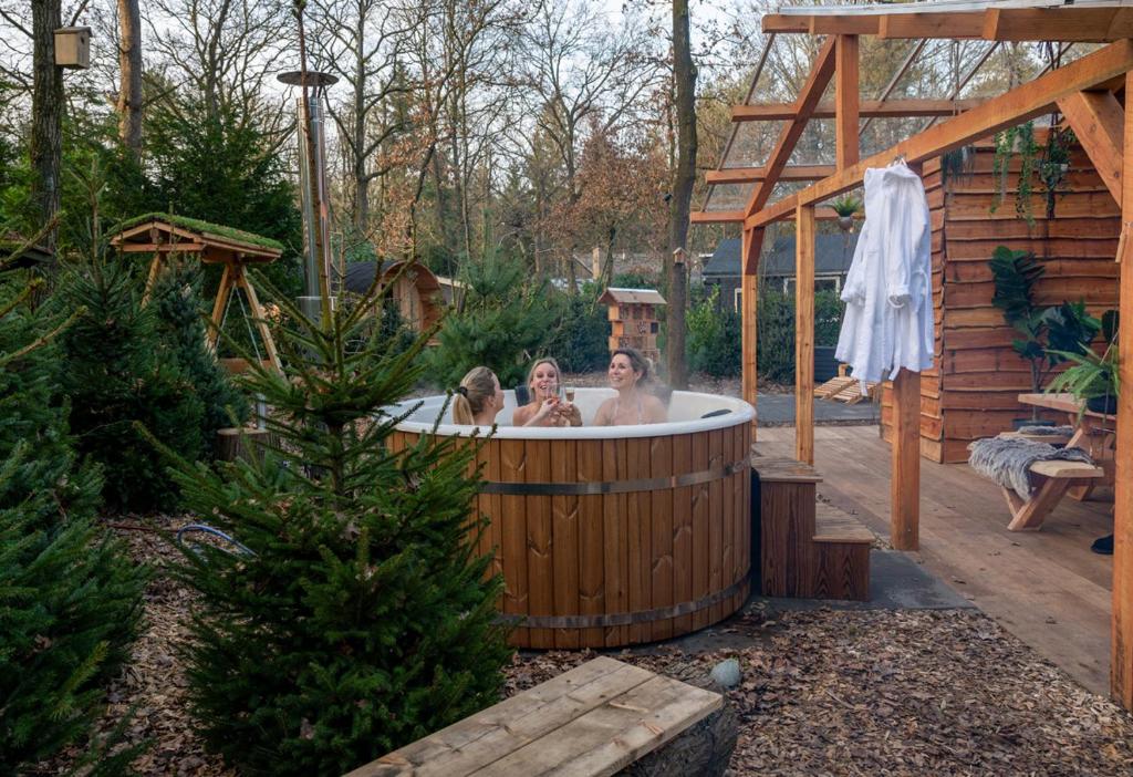 ZEN-Bungalow NO 3 met sauna en hottub - Housity