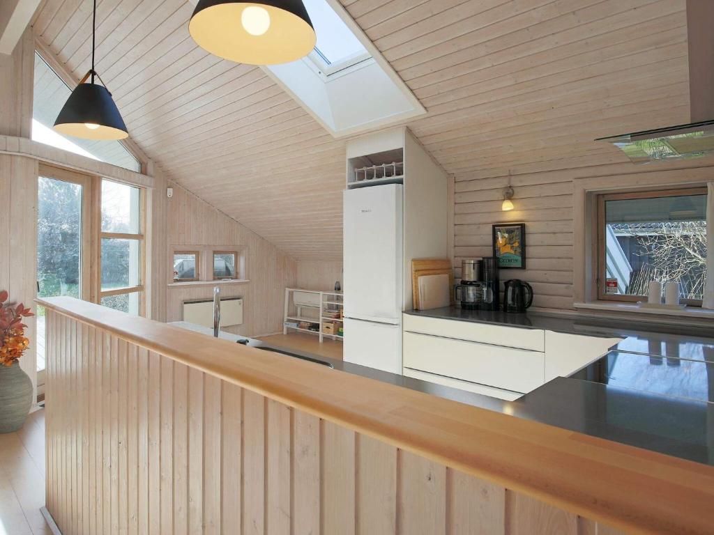Fotografie z fotogalerie ubytování 8 person holiday home in Dronningmølle v destinaci Dronningmølle