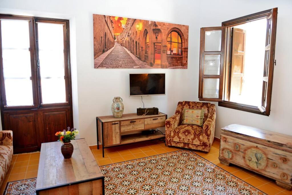 Meandros Suite in Old Town, Rodos Şehri – Güncel 2023 Fiyatları