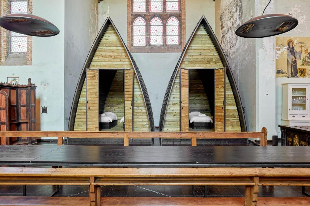 Fotografie z fotogalerie ubytování Sleeping in a Church - Bed & Bar Tolomeus v destinaci Diksmuide