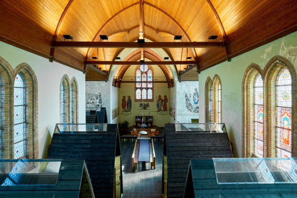 Fotografie z fotogalerie ubytování Sleeping in a Church - Bed & Bar Tolomeus v destinaci Diksmuide