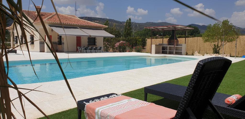 Bazén v ubytování Villa Aljara nebo v jeho okolí
