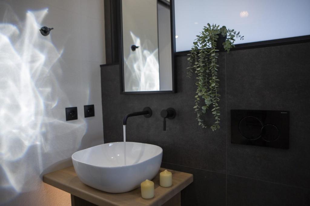 Koupelna v ubytování Inorato - Luxury Villa with Private Swimming Pool