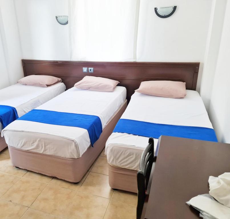 Moray & Duka Hotel - Standard Triple Room With Sea View