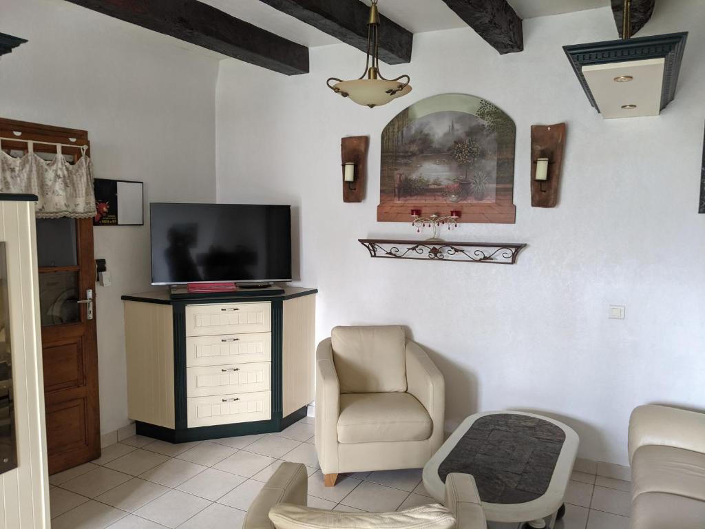 Gites De La Melautais - Comfort Cottage De Dos Dormitorios (5 Adultos)