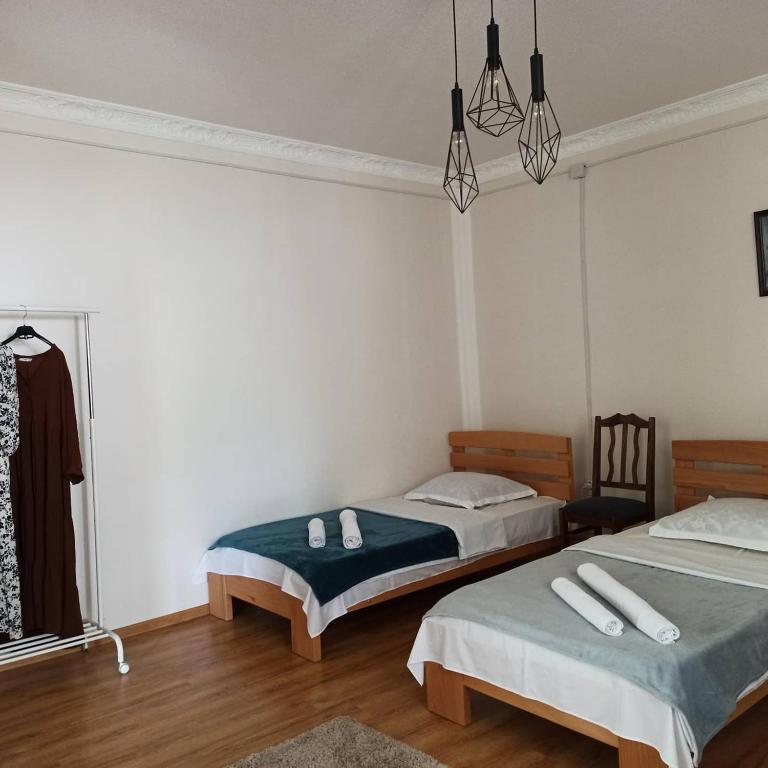 Postel nebo postele na pokoji v ubytování Leila's Guest House