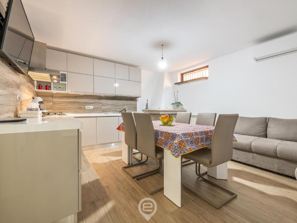 Kuchyňa alebo kuchynka v ubytovaní Villa Monica - Suite Scirocco