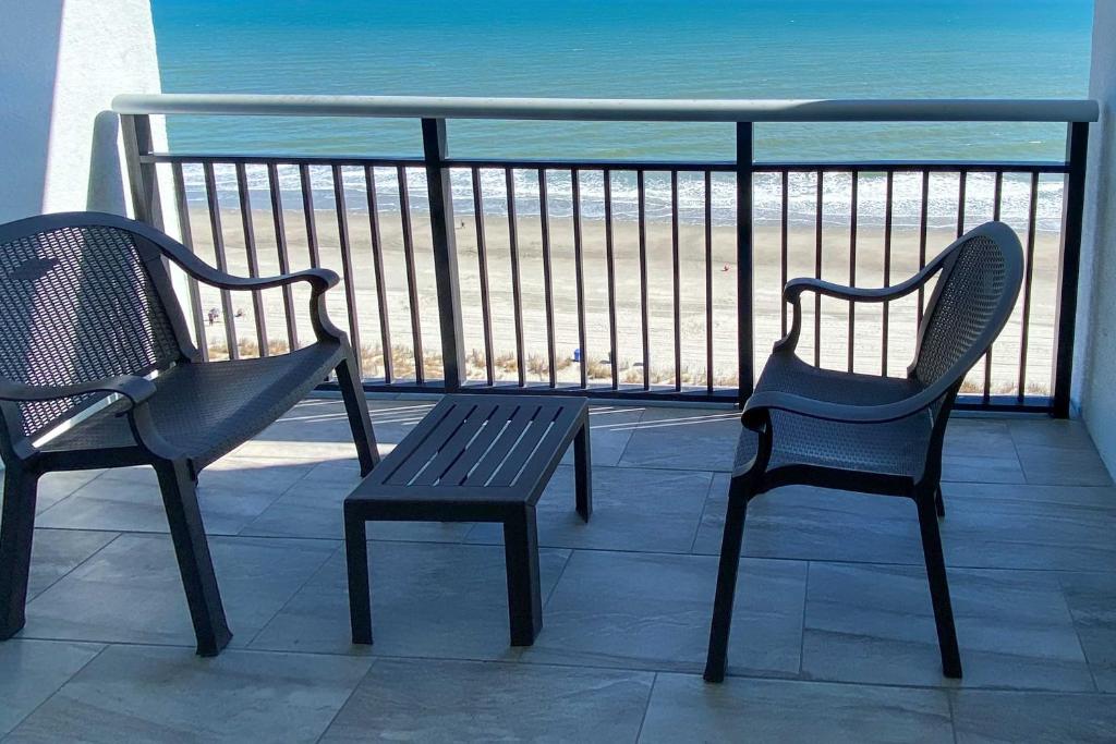 Balkón nebo terasa v ubytování Beachfront Condo in Myrtle Beach with Pool Access