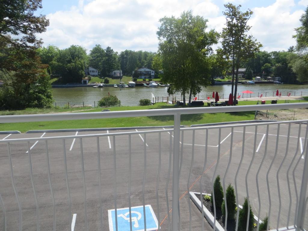 Fotografie z fotogalerie ubytování Wasaga Riverdocks Hotel Suites v destinaci Wasaga Beach