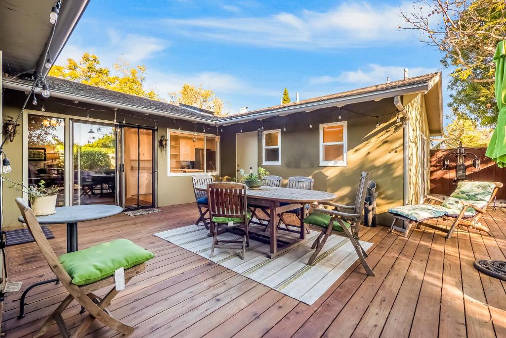 Sunshine Deck