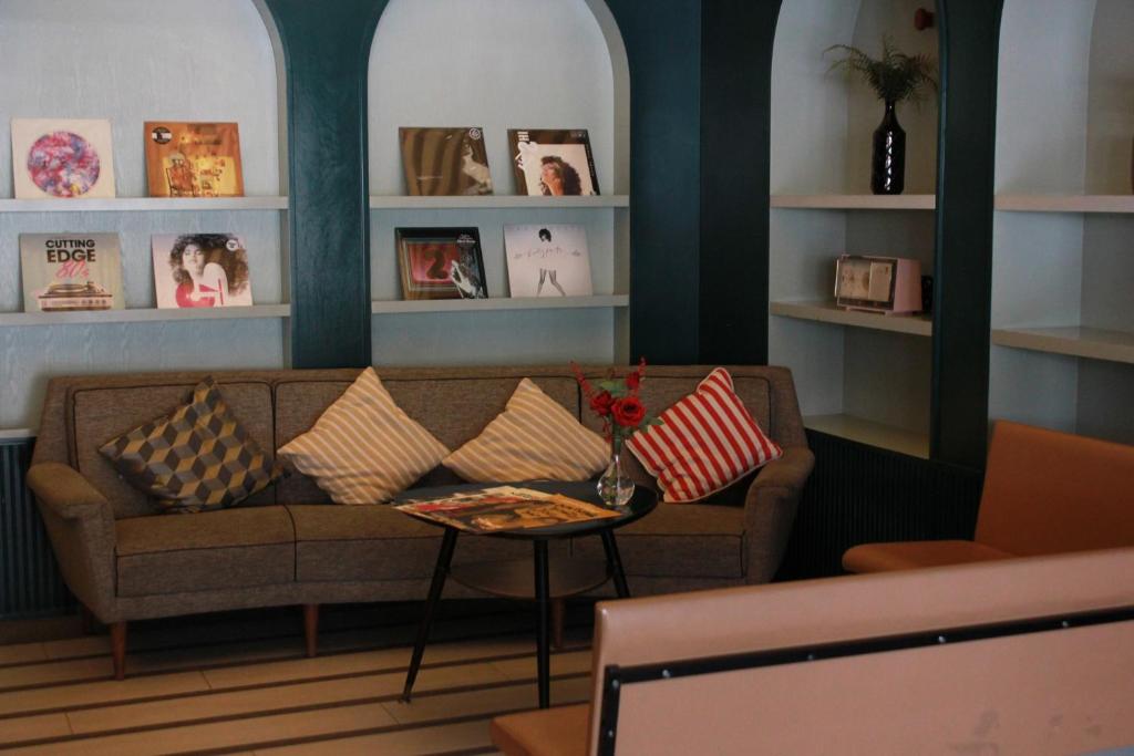 Josh Hotel - Resim 11