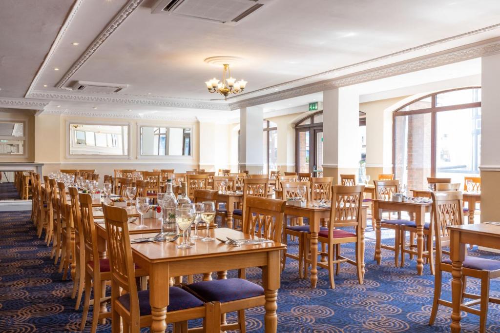 Restaurace v ubytování The Caledonian Tower Hotel
