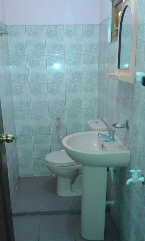 Koupelna v ubytování Sea Zone Hotel Nilaveli