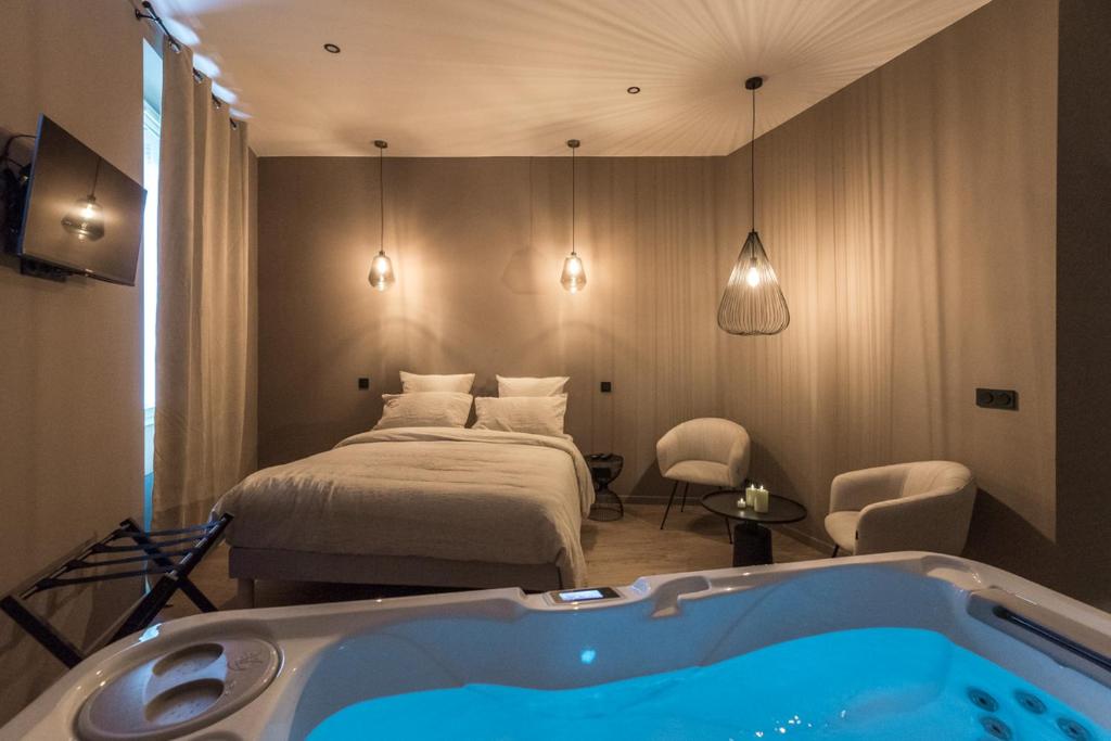 Photo de la galerie de l'établissement La Suite Catalane (Jacuzzi Spa ClairAzur), à Marseille