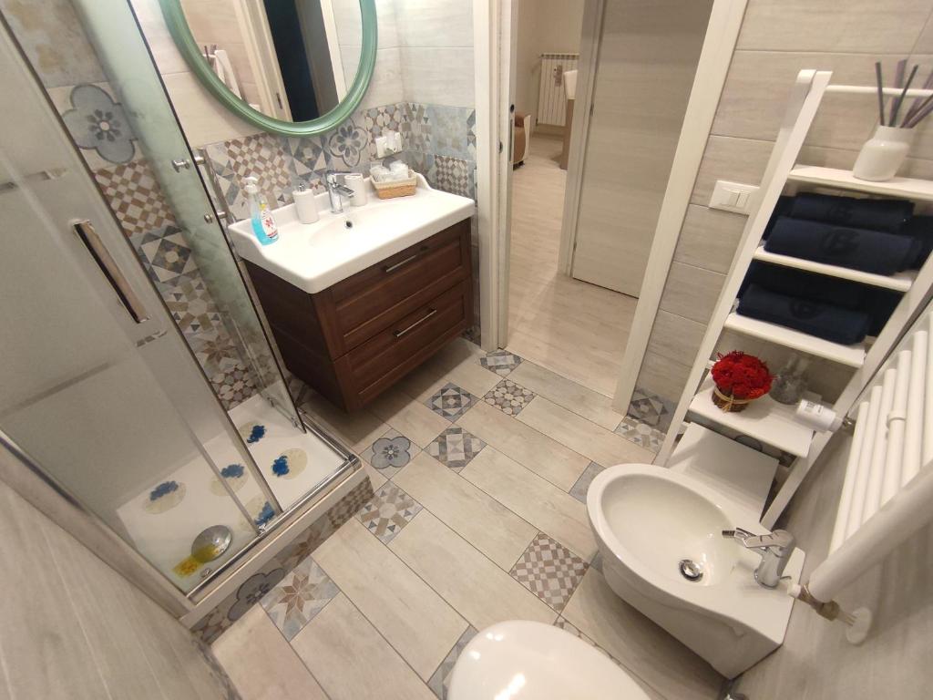 A bathroom at LA CASA DEI NONNI