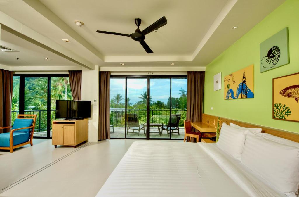 Holiday Ao Nang Beach Resort, Krabi - Kids' Suite With Pool View - Daily Free Mini-bar