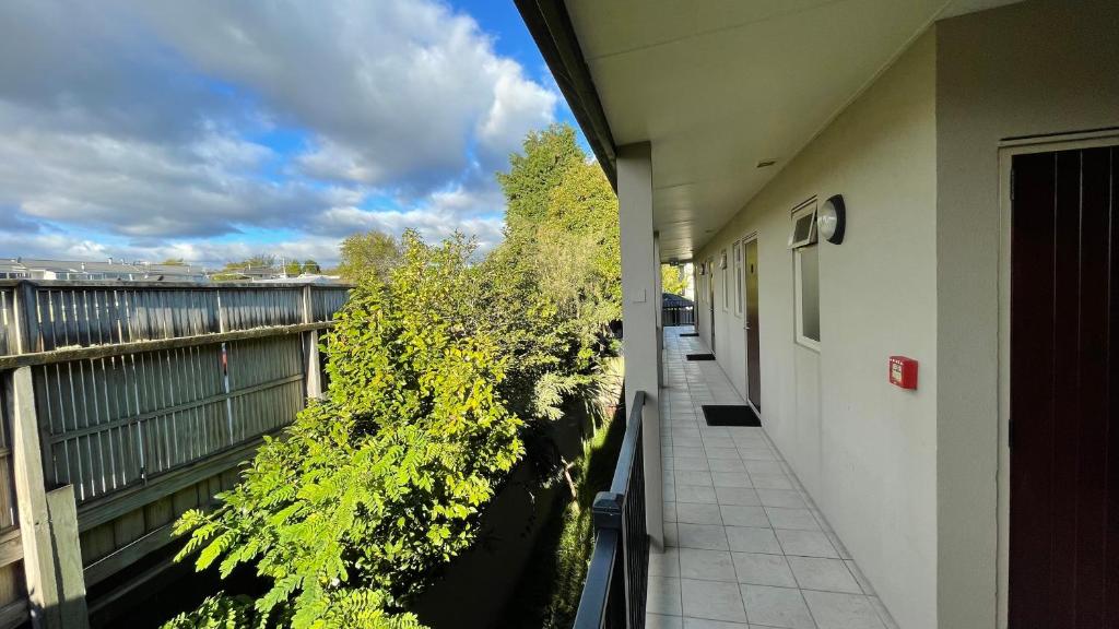 Balkón nebo terasa v ubytování Chantillys Motor Lodge
