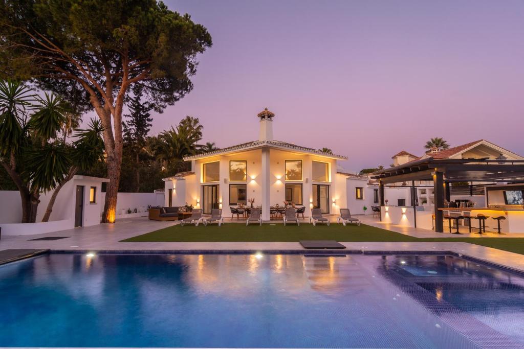 House Las Chapas Playa, Marbella – Precios actualizados 2023