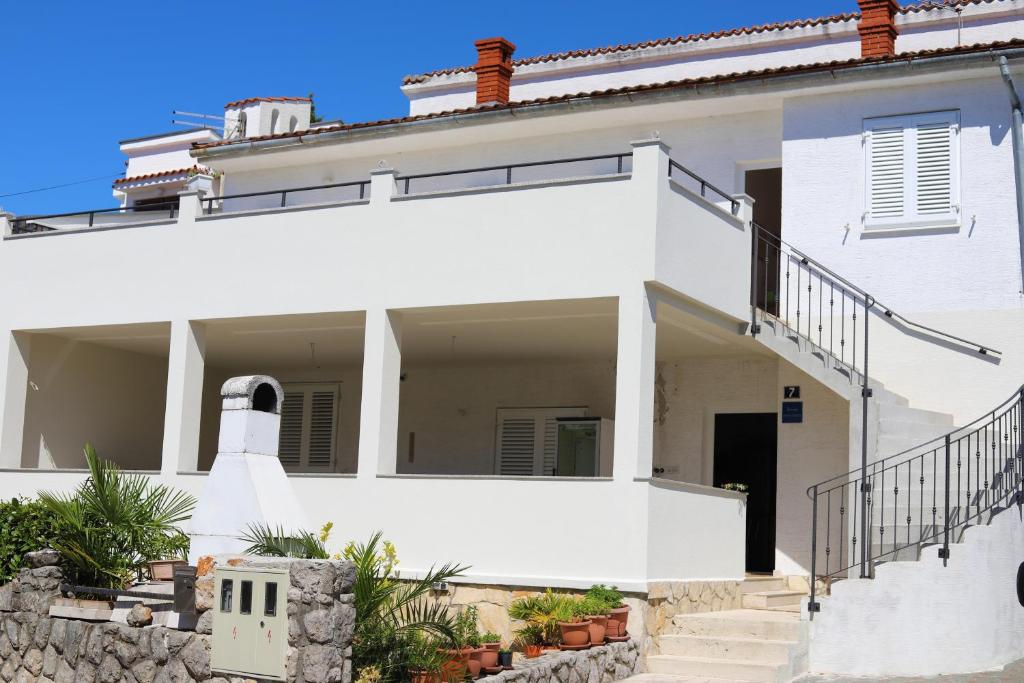 Το κτήριο όπου στεγάζεται  το διαμέρισμα