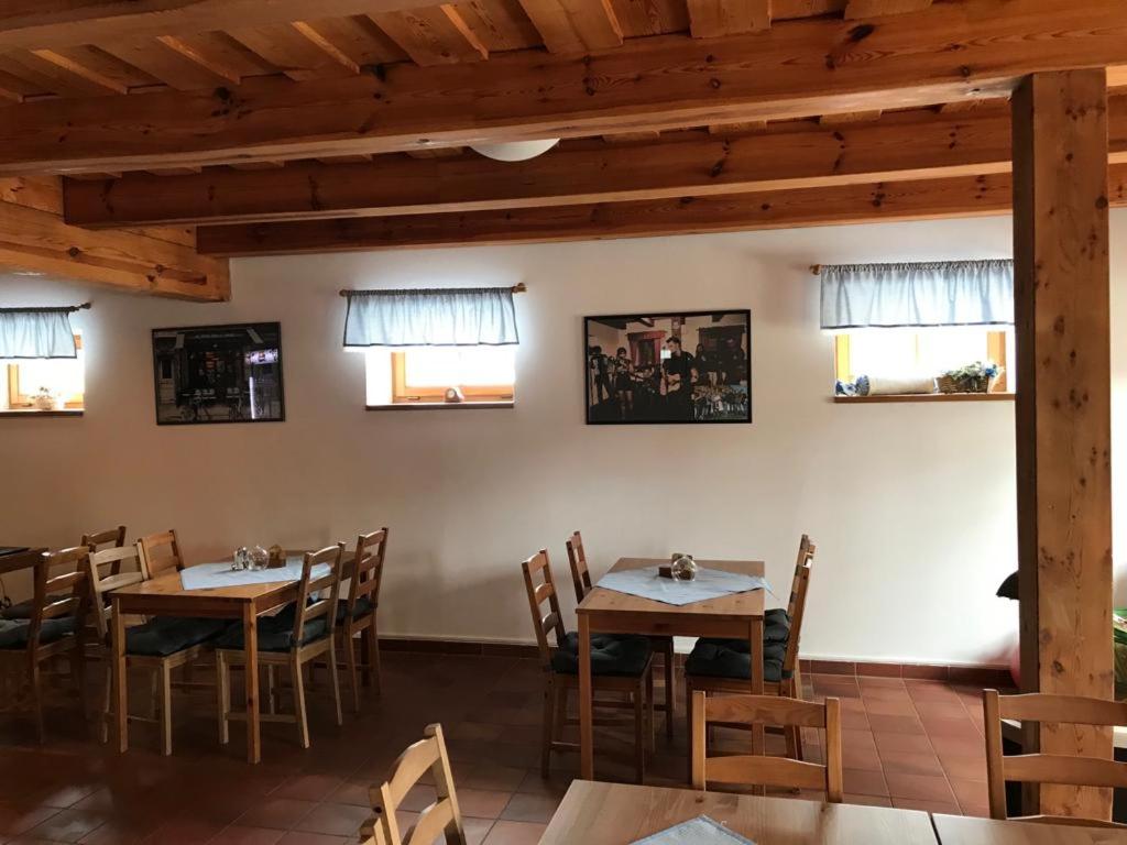 Restaurace v ubytování Samota u Hadince