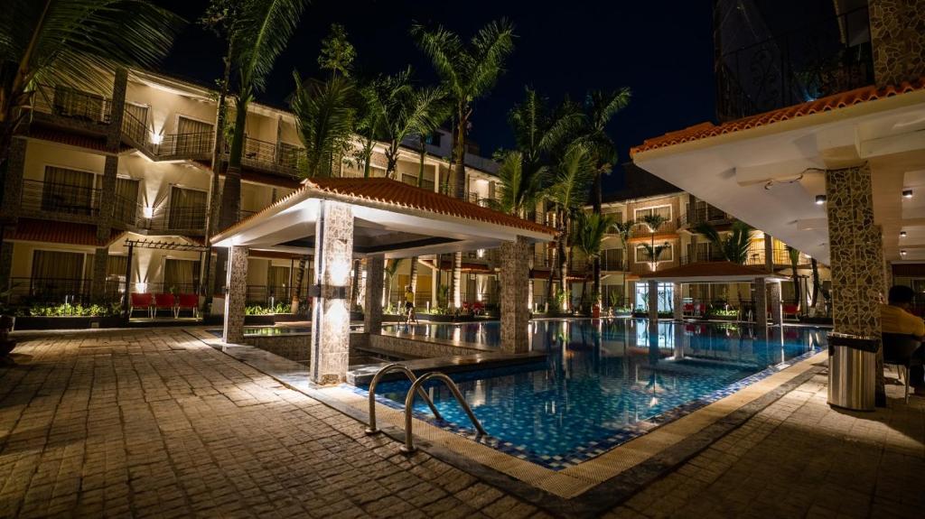 Bazén v ubytování Hotel Sonar Bangla Tarapith nebo v jeho okolí