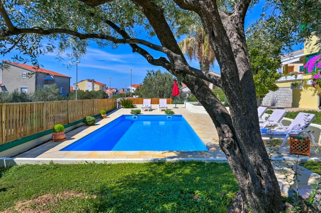 Bazén v ubytování Villa Oscar, Zadar nebo v jeho okolí