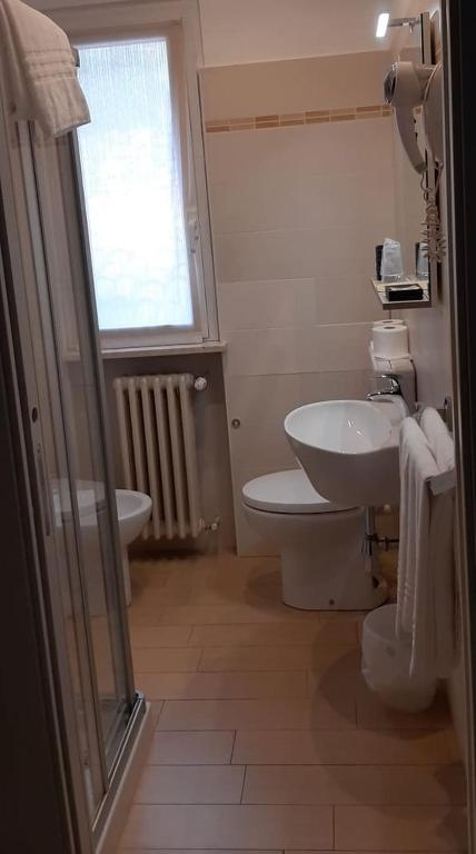 Koupelna v ubytování Da Gianni Hotel
