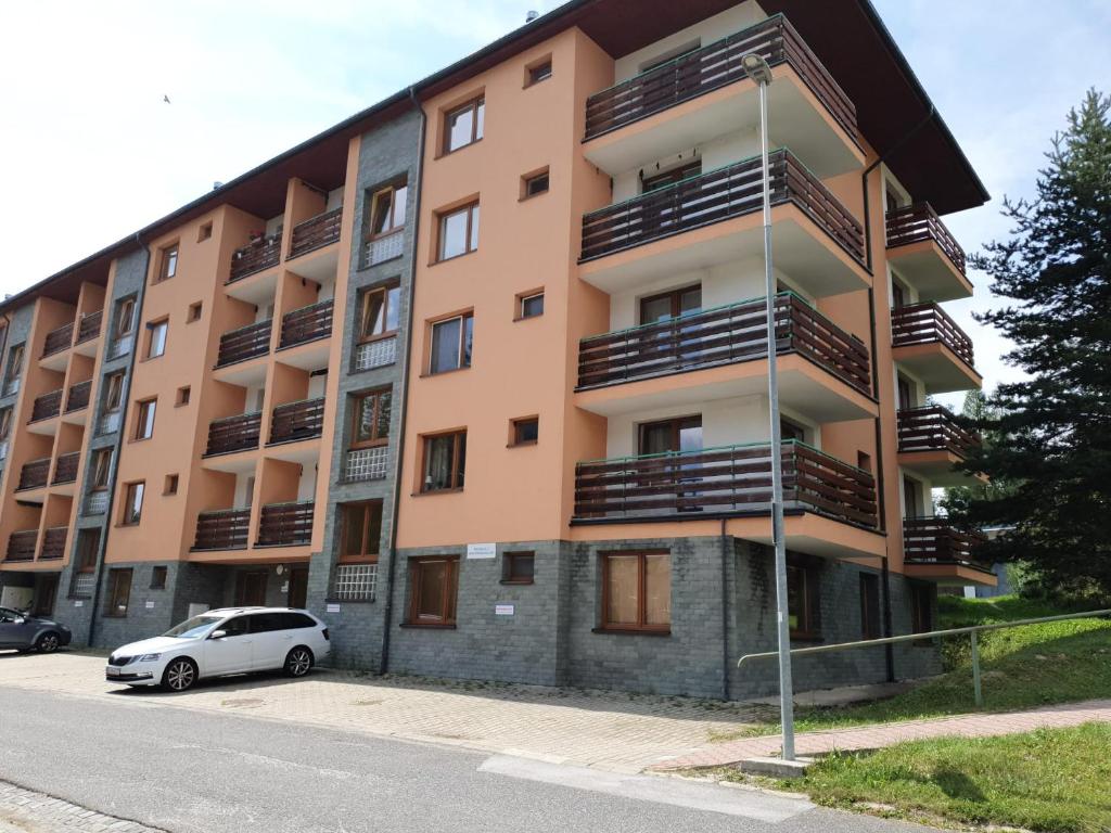 Budova, kde se apartmán nachází