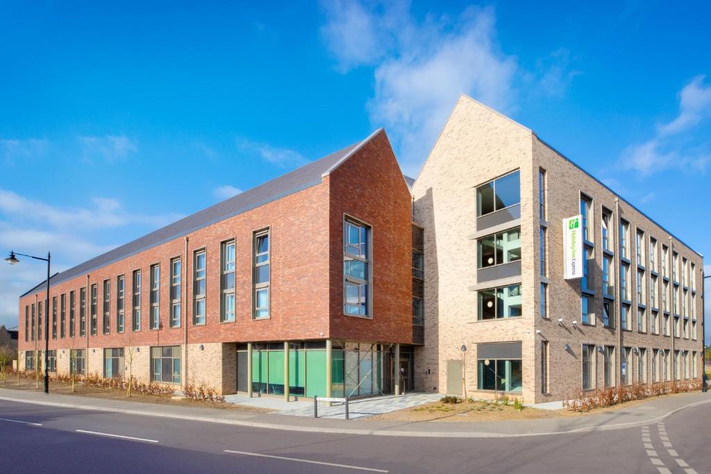 Holiday Inn Express Cambridge West - Cambourne by IHG - Resim 15