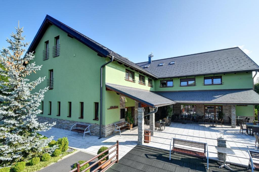 Budova, kde se hotel nachází