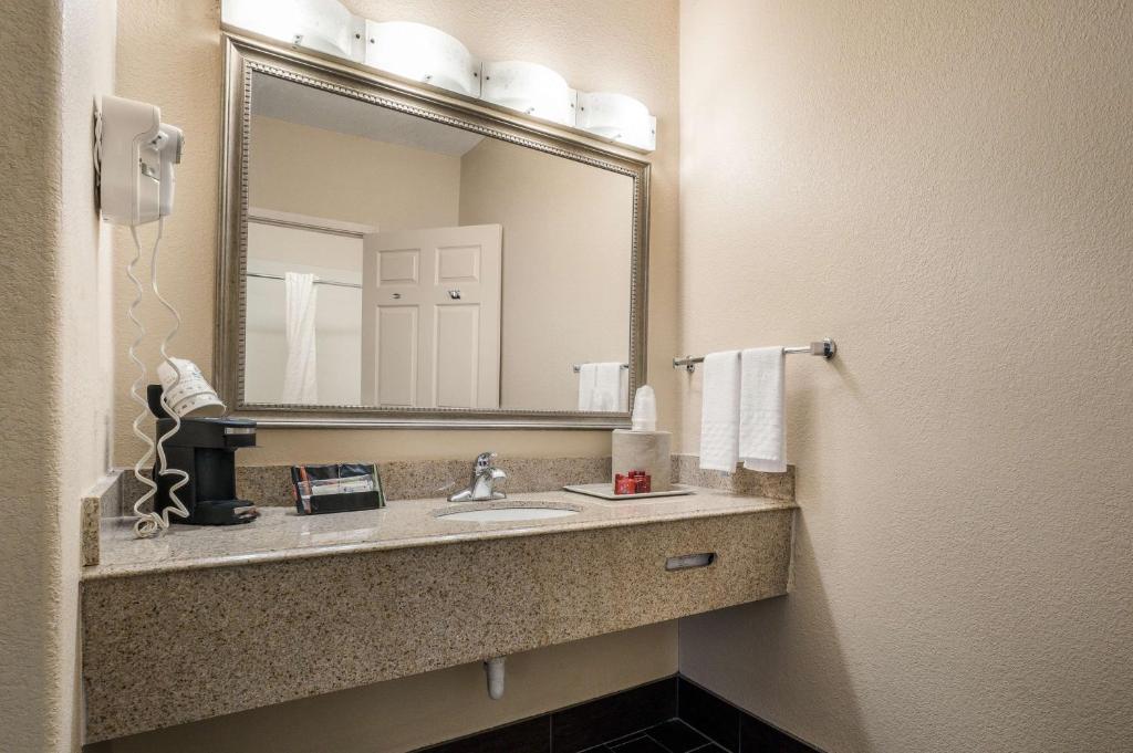 SureStay Hotel by Best Western Alice photo
