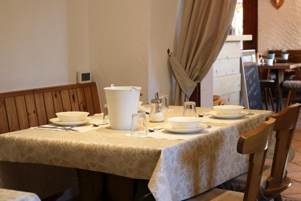 Restaurace v ubytování Hotel Sfazù