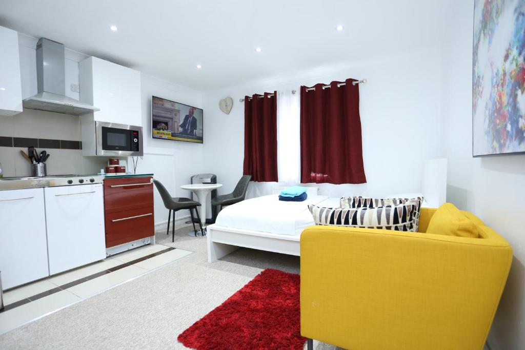 Classic Studio Lytham Up London in London, Greater London, England