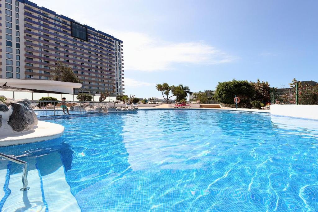 The swimming pool at or close to Ocean Paradise