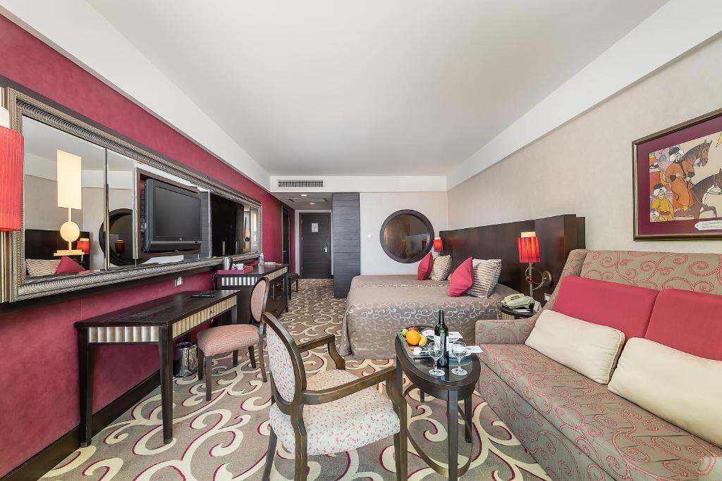 Cornelia Diamond Golf Resort & Spa - Vista De Mar Parcial De Habitación Clásica