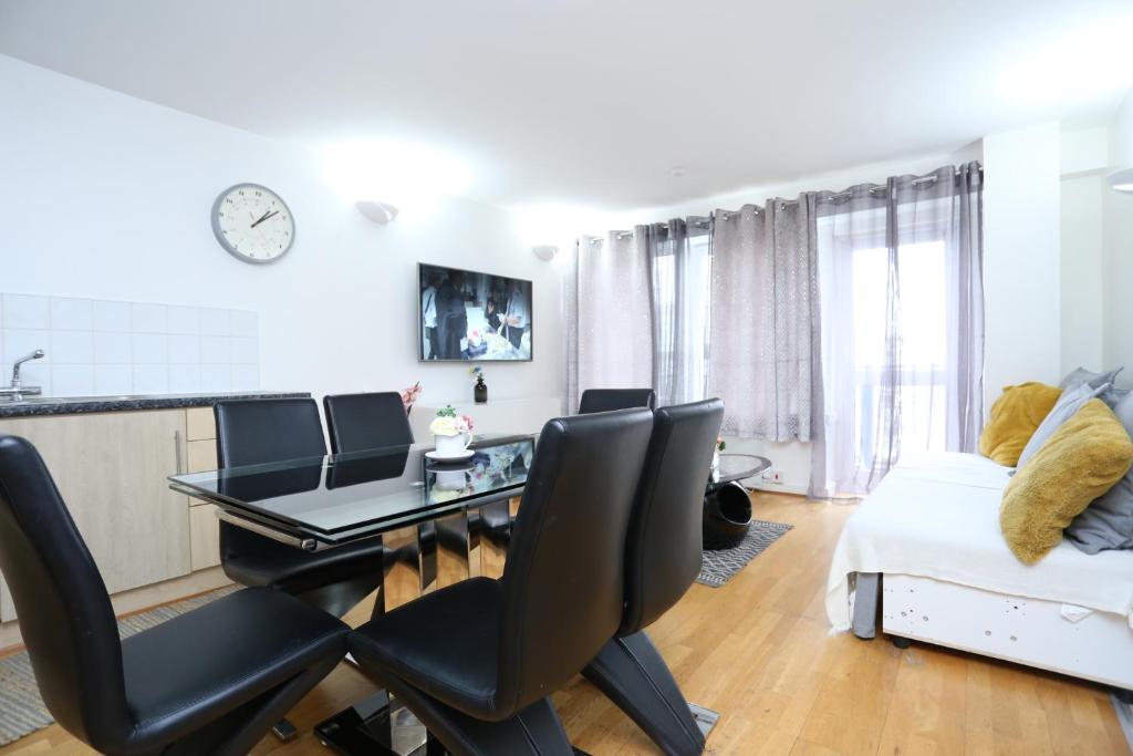 Gorgeous 2 bedroom 2 bathroom Woolwich - Two-Bedroom Apartment