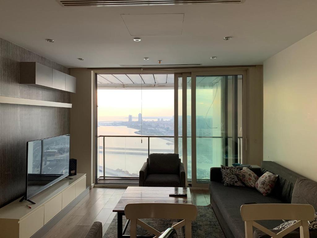 Flat for rent in complex with sea view, pool, gym, Istanbul, Turkey -  Booking.com