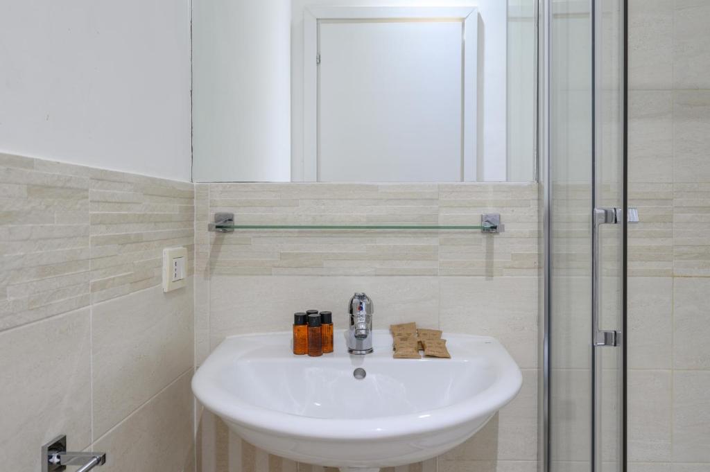 A bathroom at Relais Incantesimo Vaticano