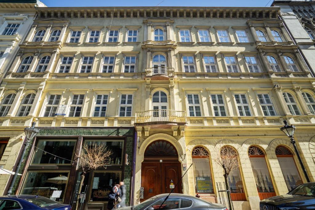 Budova, v ktorej sa apartmán nachádza