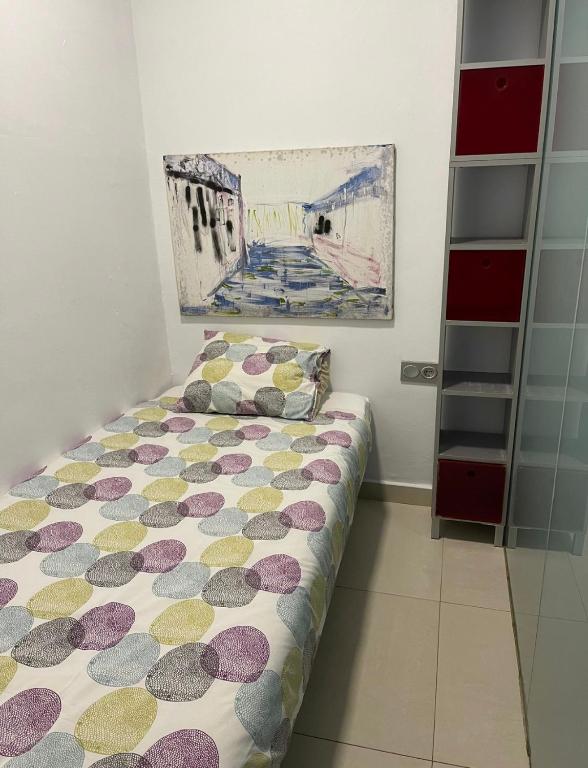 Postel nebo postele na pokoji v ubytování PUERTO BANUS Apartamento LEO