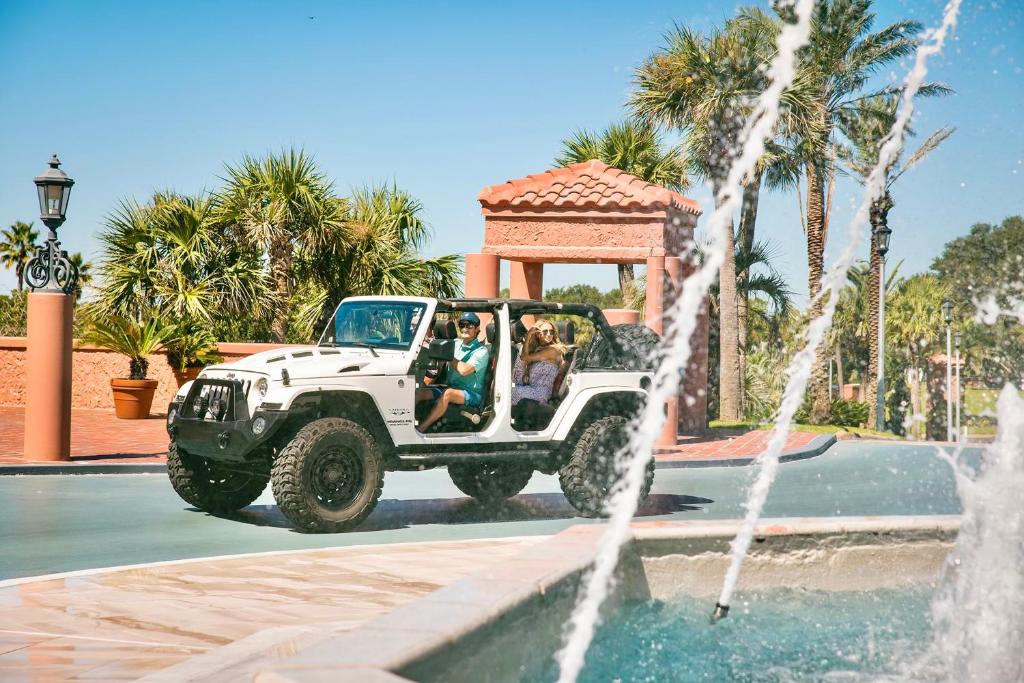 Bazén v ubytování Perdido Beach Resort nebo v jeho okolí