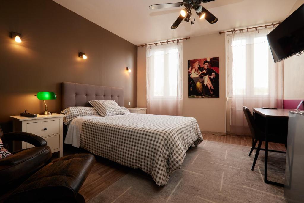 hotel de la paix - Double Room With Private Bathroom