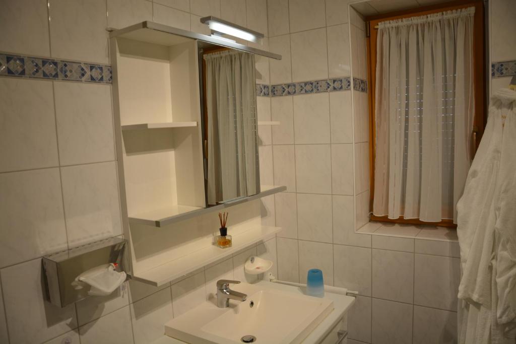 Koupelna v ubytování Hotel Rosenberg