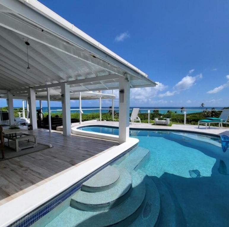 Luxury Villa Retreats With Hot Tub